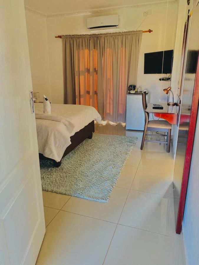 Styled Bed And Breakfast Palapye Buitenkant foto